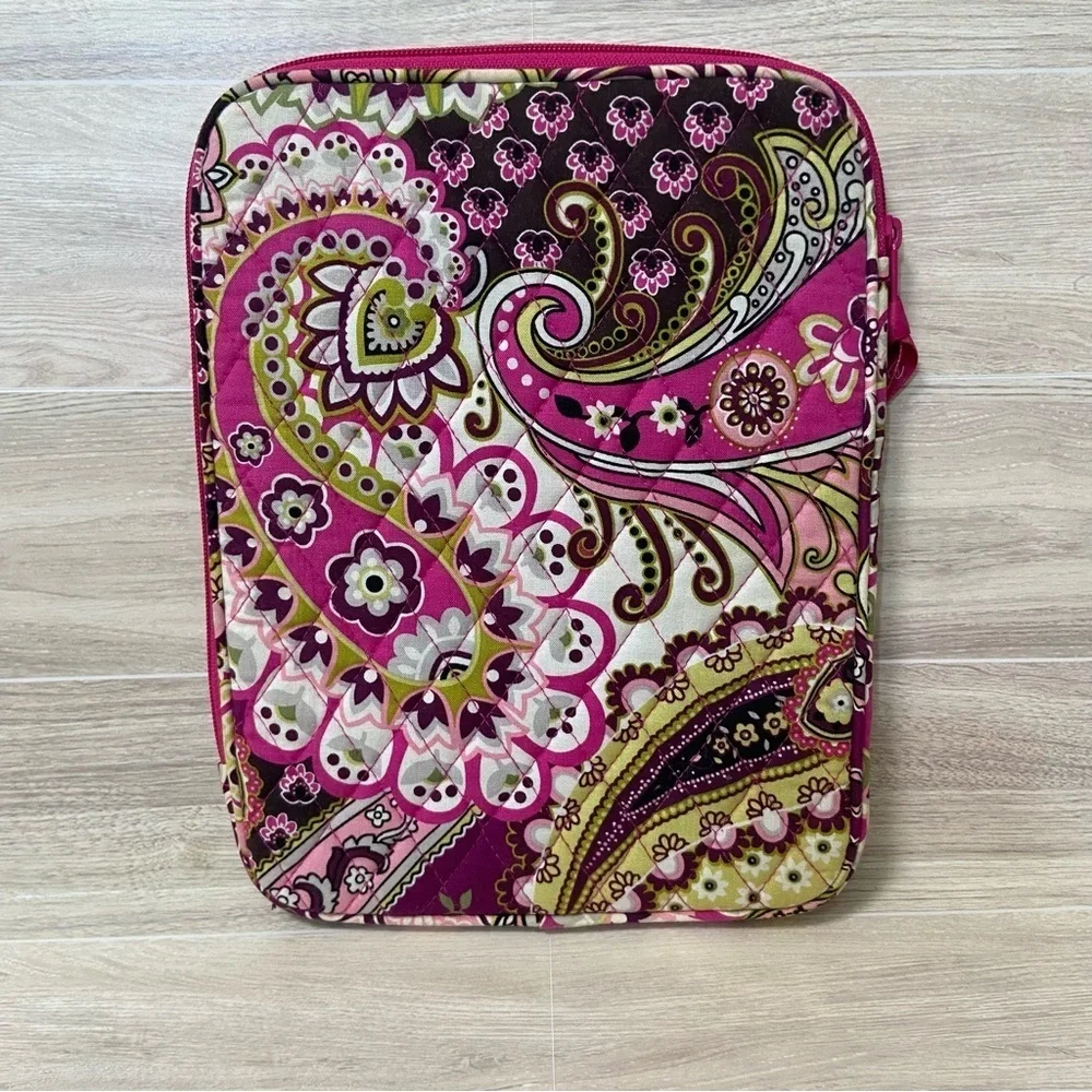 VERA BRADLEY / Very Berry Paisley Tablet Sleeve Case
